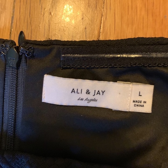 Office-to-cocktails black dress. - Picture 4 of 4